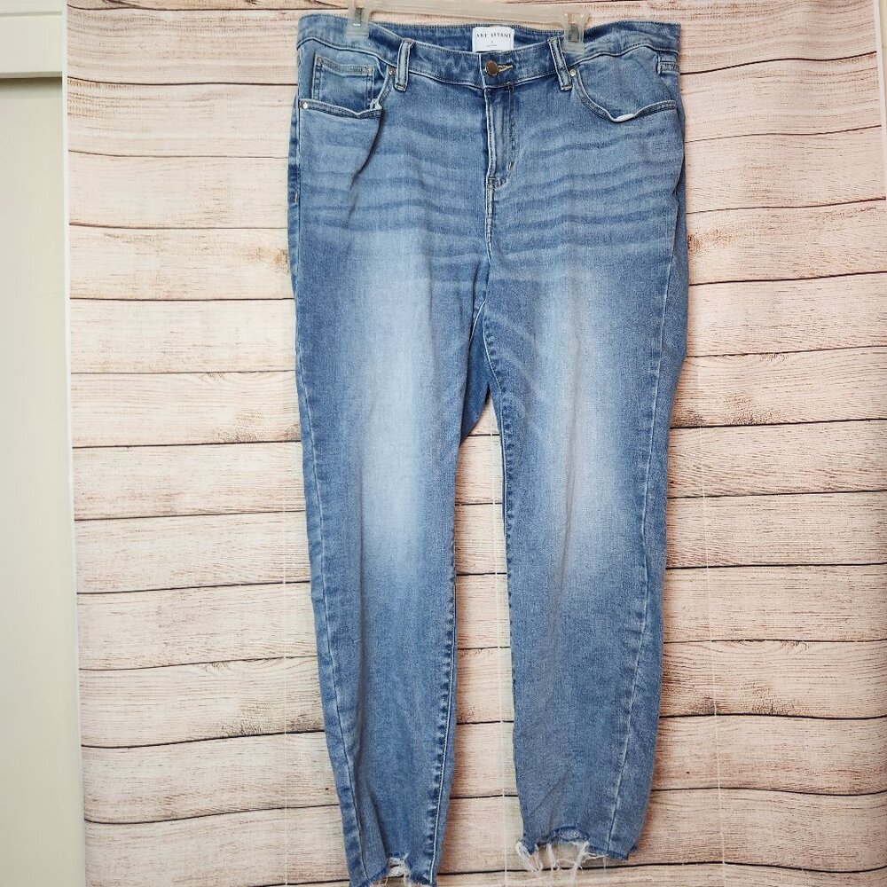 Lane Bryant Women’s Classic Light Wash Straight Leg Jeans Raw Frayed Hem Size 18